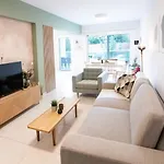 Dinglis Residences 31 شقة