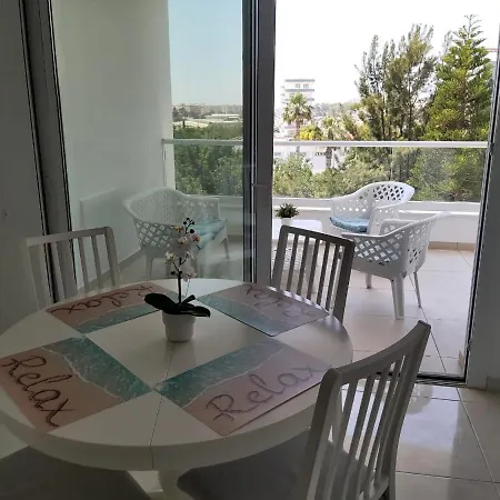 Dinglis Residences 31 Daire Larnaca