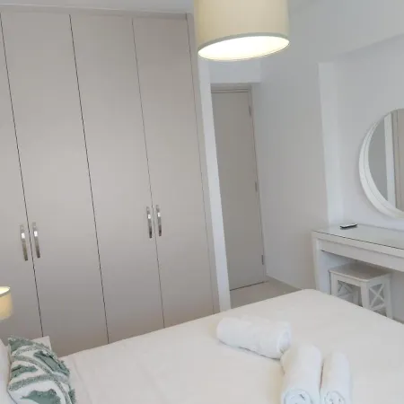Dinglis Residences 31