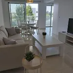 Dinglis Residences 31 아파트 *