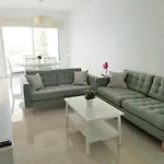 아파트 Dinglis Residences 31 *