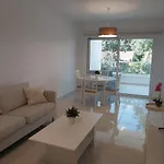 Dinglis Residences 31 아파트 *