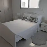 Dinglis Residences 31 아파트