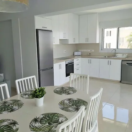Dinglis Residences 31 Daire Larnaca
