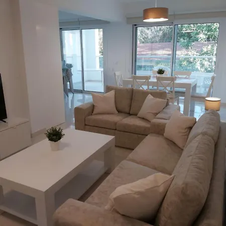Dinglis Residences 31 Daire Larnaca
