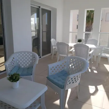 Dinglis Residences 31 * Larnaca