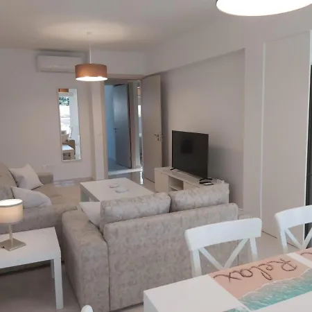 Dinglis Residences 31 *