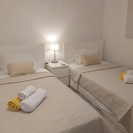 Dinglis Residences 31 Daire *