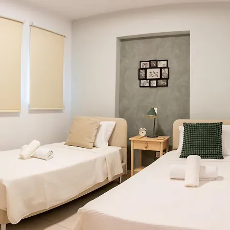 Dinglis Residences 31 Daire