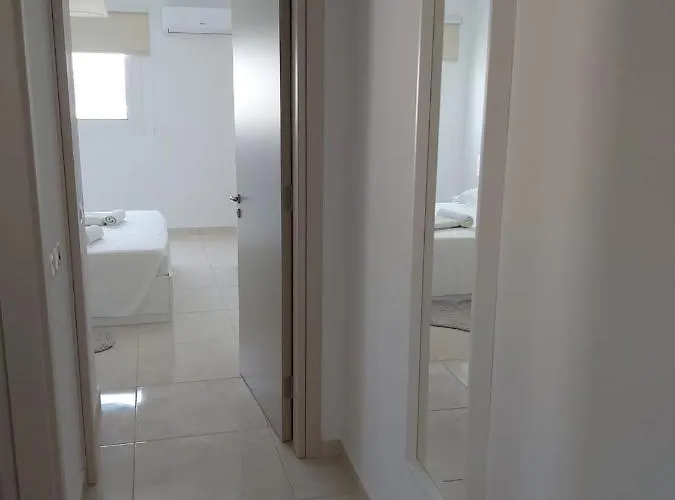 Апартаменти Dinglis Residences 31 Ларнака