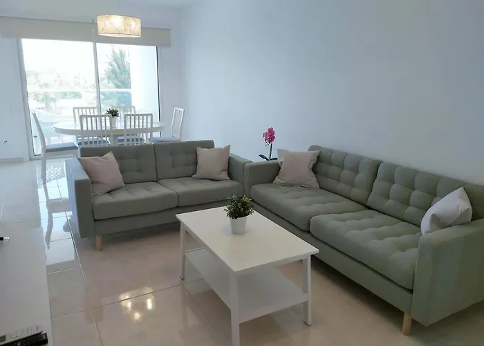 Dinglis Residences 31 Апартаменти Ларнака