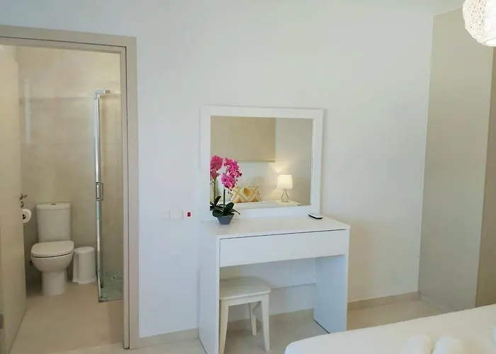 Dinglis Residences 31 Апартаменти Ларнака