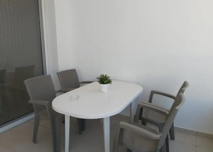 Dinglis Residences 31 Апартаменти *