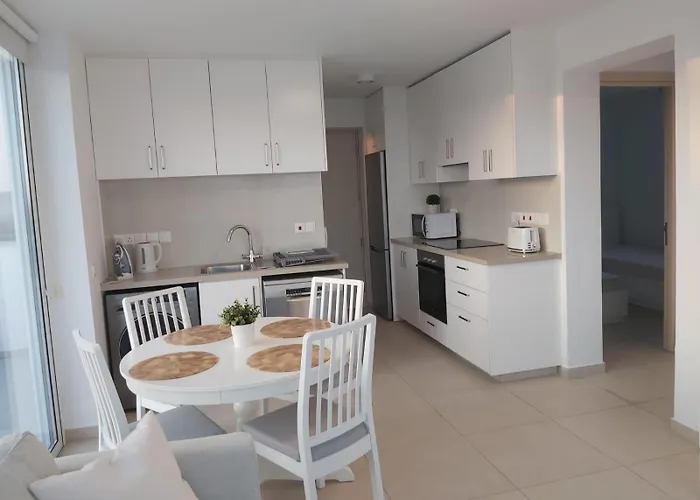 Апартаменти Dinglis Residences 31 *